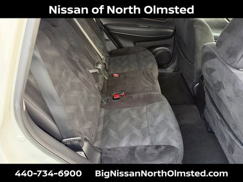 Used 2015 Nissan Rogue SV image 25