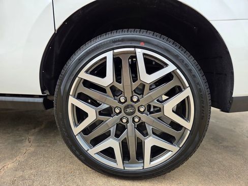 New 2026 Ford Expedition Max Platinum w/ Platinum Ultimate Package AWD/4WD image 45