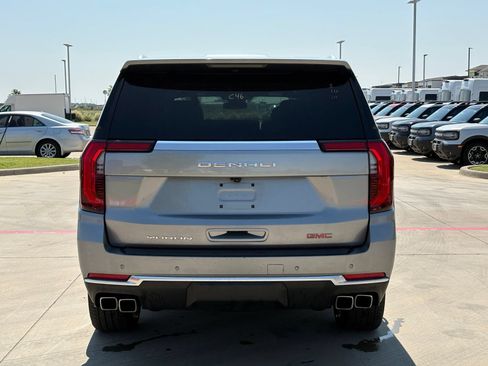 Used 2025 GMC Yukon XL Denali AWD/4WD image 6