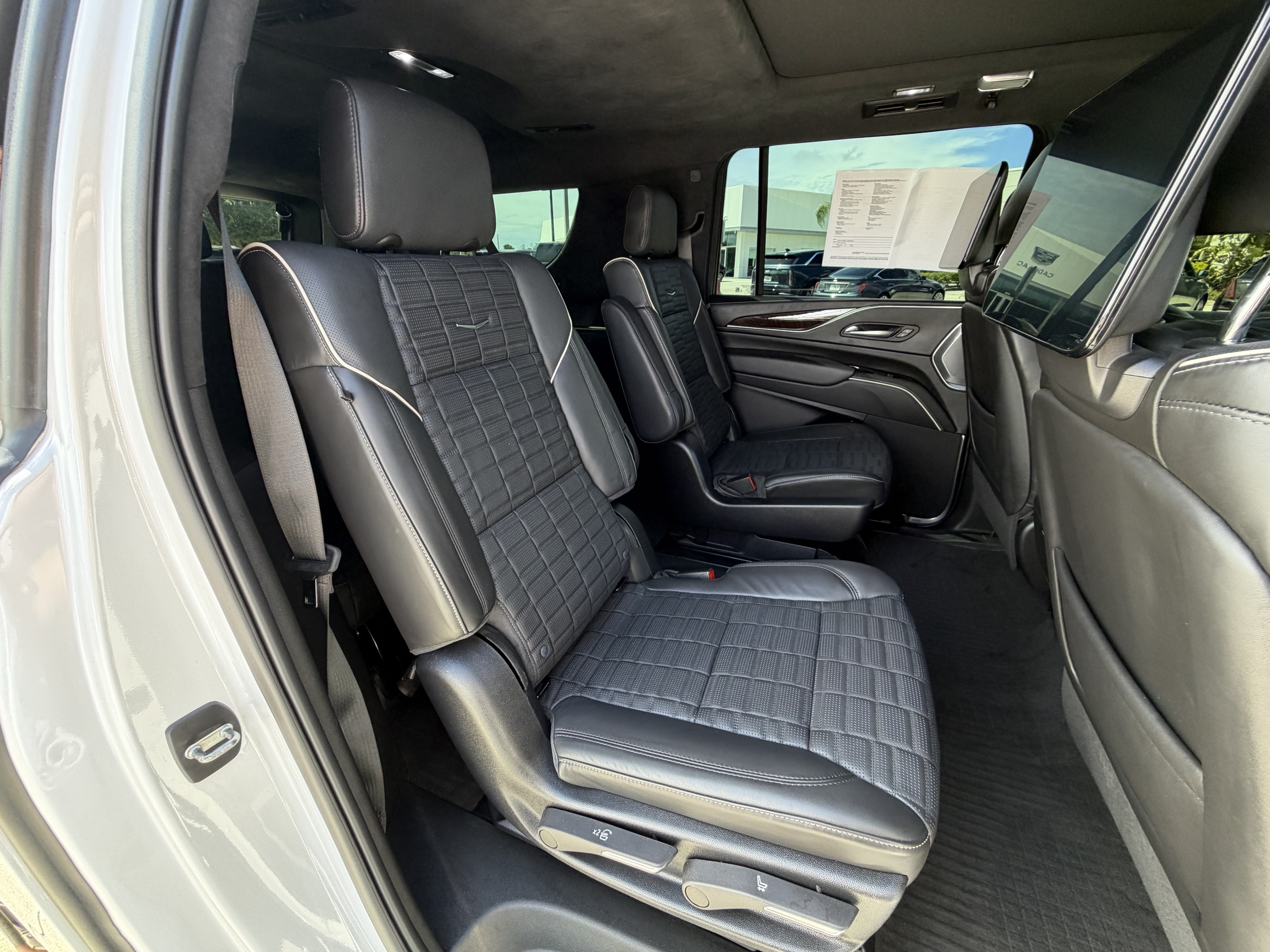 Certified 2022 Cadillac Escalade ESV Sport Platinum w/ LPO, ONYX Package AWD/4WD image 20
