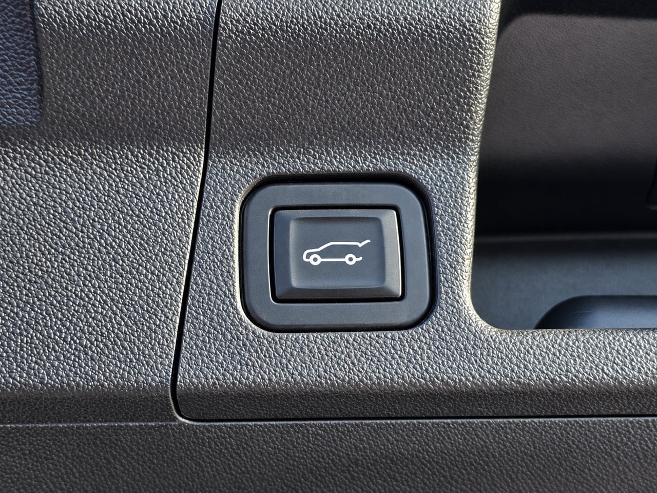 Used 2020 GMC Acadia AT4 w/ LPO, Floor Liner Package AWD/4WD image 31