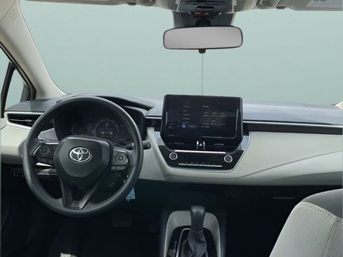 Used 2026 Toyota Corolla LE FWD image 17