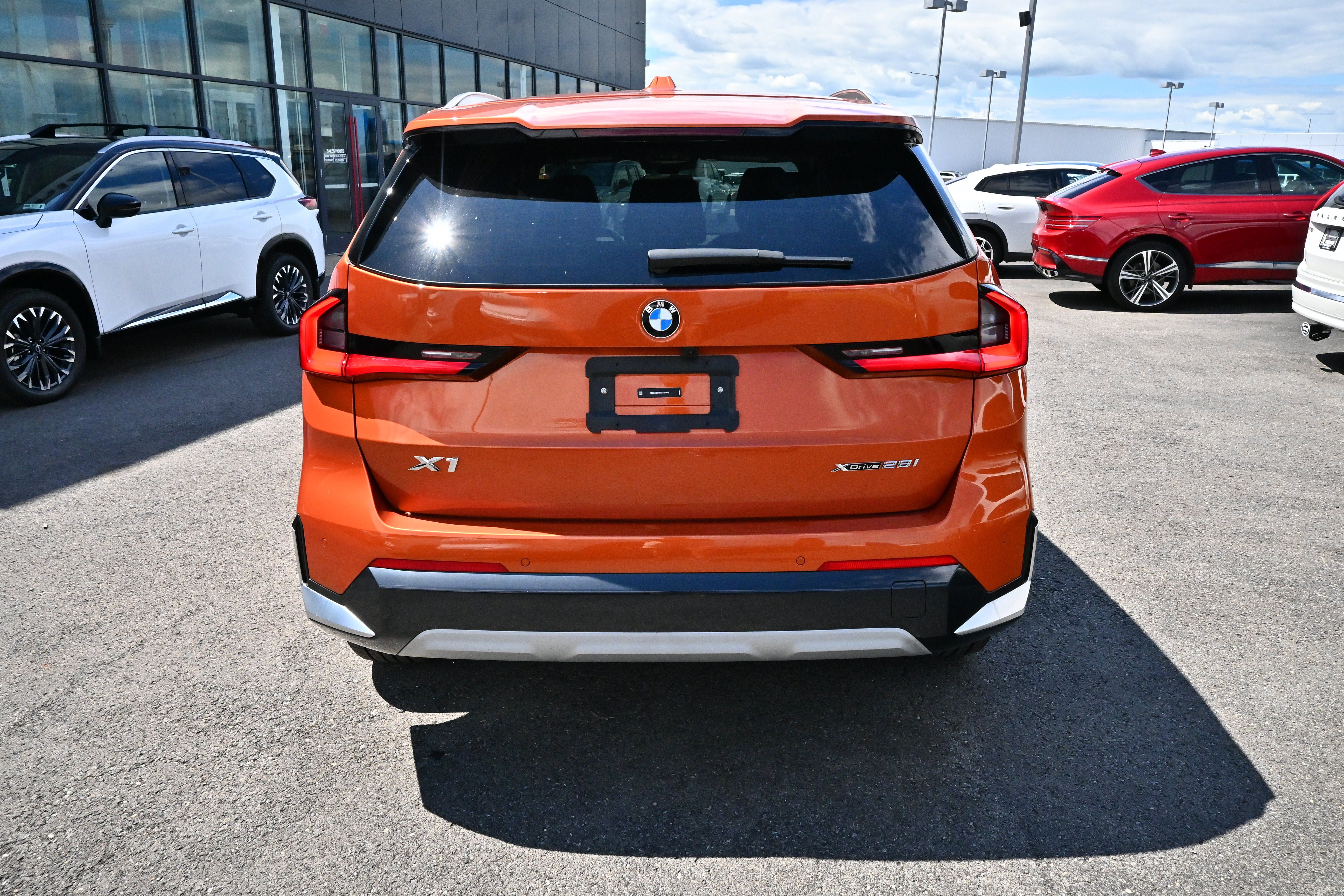 Used 2025 BMW X1 xDrive28i w/ Convenience Package AWD/4WD image 7