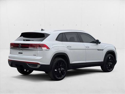 New 2026 Volkswagen Atlas Cross Sport SE image 2
