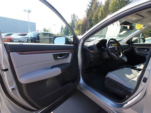 Used 2018 Honda CR-V Touring image 9