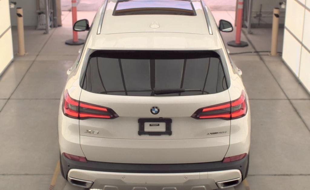 Used 2020 BMW X5 xDrive40i w/ Premium Package AWD/4WD image 6
