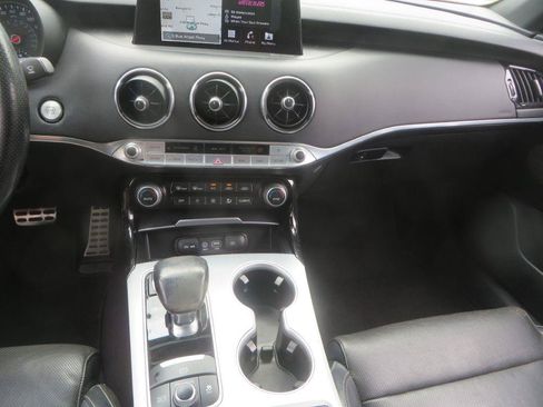 Used 2018 Kia Stinger GT2 RWD image 18