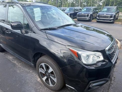 Used 2017 Subaru Forester 2.5i Premium w/ All-Weather Package AWD/4WD image 12