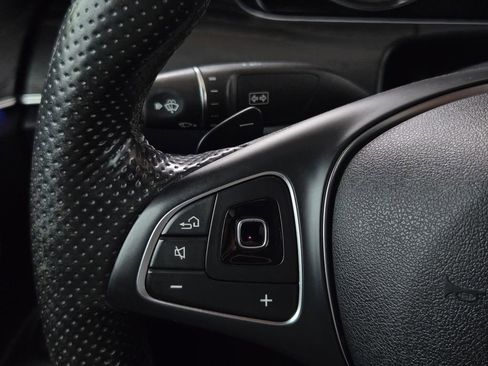 Used 2018 Mercedes-Benz E 300 image 26