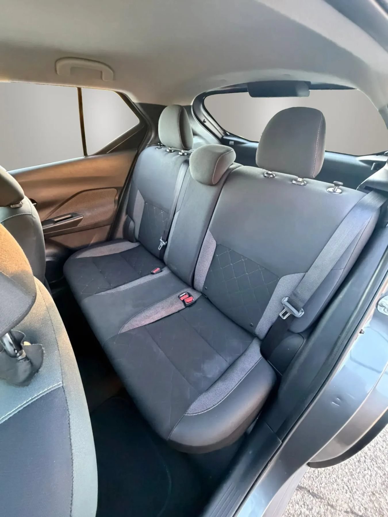 Used 2019 Nissan Kicks SV FWD image 13