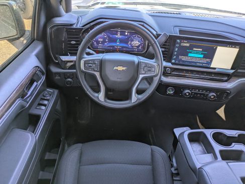 Used 2023 Chevrolet Silverado 1500 LT AWD/4WD image 15