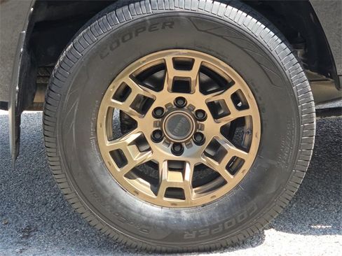 Used 2023 Toyota 4Runner 40th Anniversary SE image 9