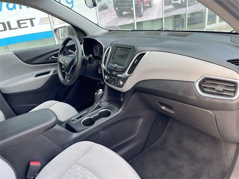 Used 2019 Chevrolet Equinox LS w/ LS Convenience Package image 27