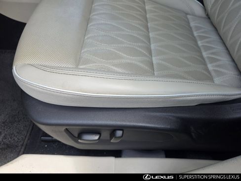 Used 2022 Buick Envision Avenir w/ Technology Package II FWD image 12