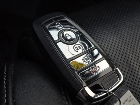 Used 2021 Lincoln Corsair Reserve w/ Equipment Group 201A image 32