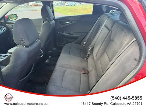 Used 2017 Chevrolet Malibu LT FWD image 10