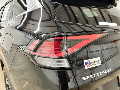 Used 2024 Kia Sportage LX FWD image 8