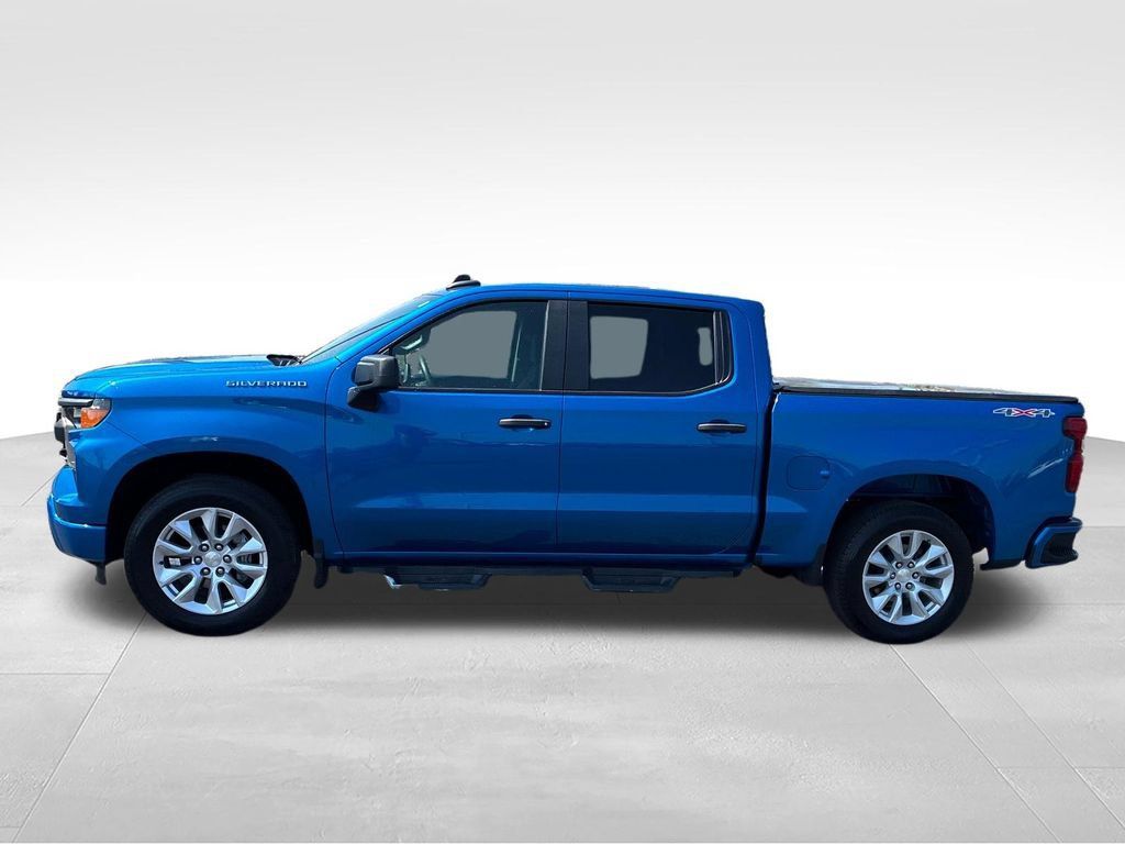 Used 2022 Chevrolet Silverado 1500 Custom AWD/4WD image 2