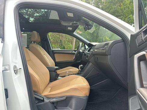 Certified 2024 Volkswagen Tiguan SE AWD/4WD image 20