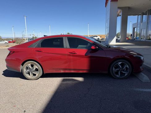 Used 2023 Hyundai Elantra SEL w/ Convenience Package image 6