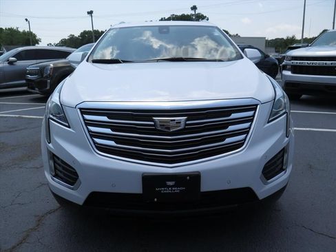 Used 2017 Cadillac XT5 Luxury w/ Driver Awareness Package FWD image 9