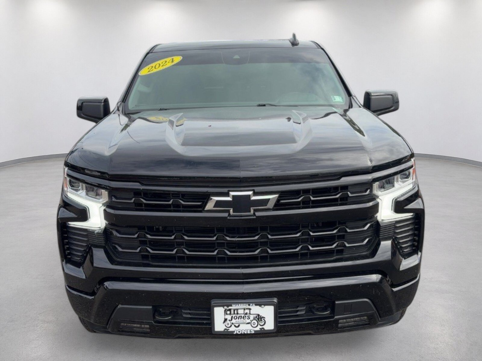 Used 2024 Chevrolet Silverado 1500 RST w/ Z71 Off-Road Package AWD/4WD image 2
