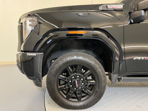 Used 2025 GMC Sierra 2500 AT4 w/ AT4 Premium Plus Package image 11