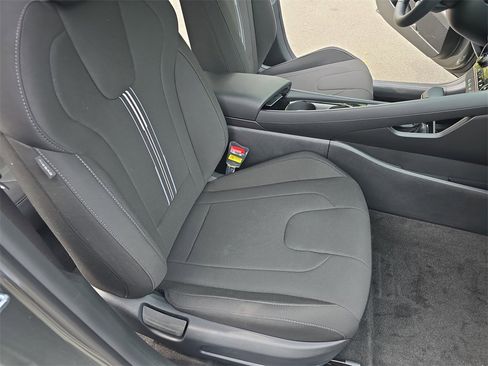 Certified 2025 Hyundai Elantra SEL FWD image 10