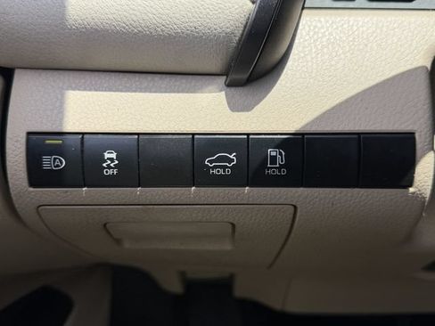 Used 2020 Toyota Camry XLE FWD image 23