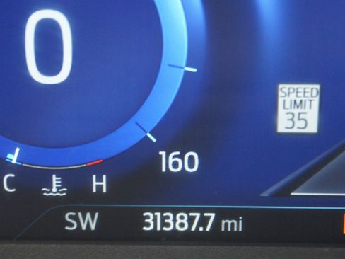 Used 2020 Ford Explorer Platinum w/ Premium Technology Package image 4