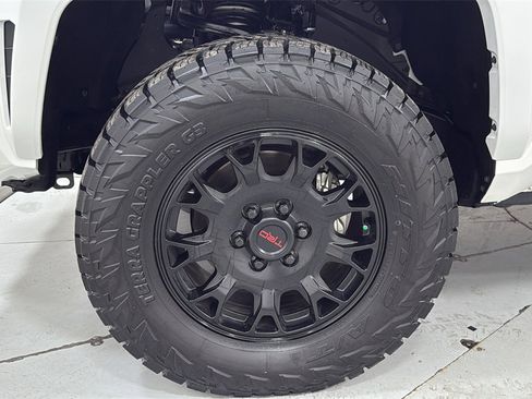 Certified 2025 Toyota Tacoma TRD Sport image 24