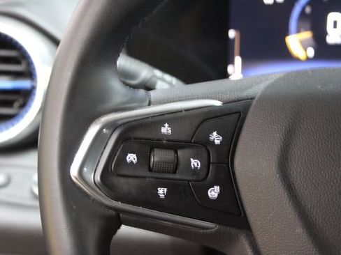 Used 2024 Chevrolet Trax LT w/ Driver Confidence Package FWD image 14
