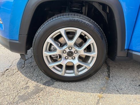 Used 2025 Jeep Compass Limited AWD/4WD image 28