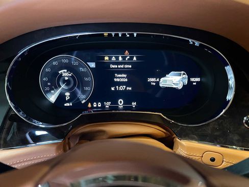 Used 2022 Bentley Bentayga AWD/4WD image 35