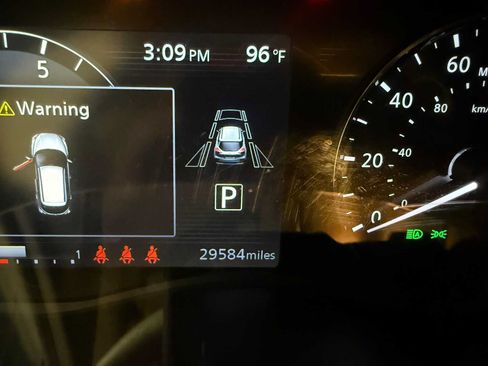 Used 2023 Nissan Kicks SR w/ SR Premium Package FWD image 35
