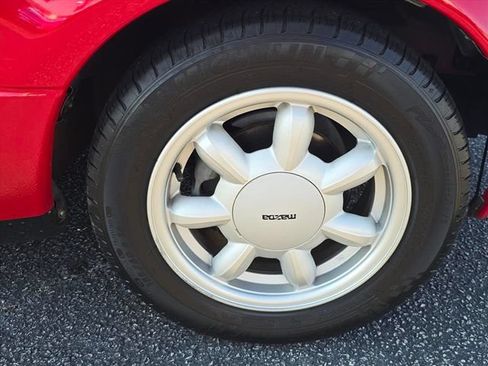 Used 1990 MAZDA MX-5 Miata RWD image 32