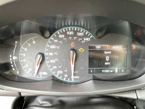 Used 2021 Chevrolet Trax LT w/ Sport Edition image 12