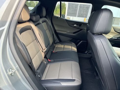 Used 2026 Chevrolet Equinox LT w/ Convenience Package II FWD image 27