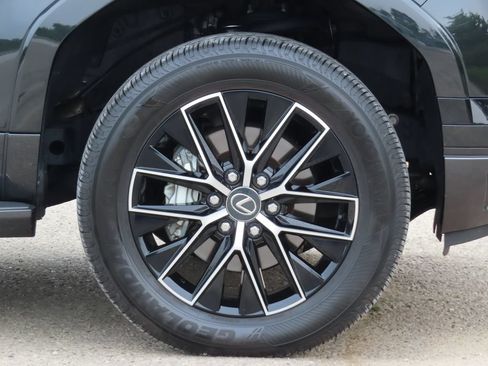 Used 2024 Lexus GX 550 w/ Cold Area Package AWD/4WD image 15