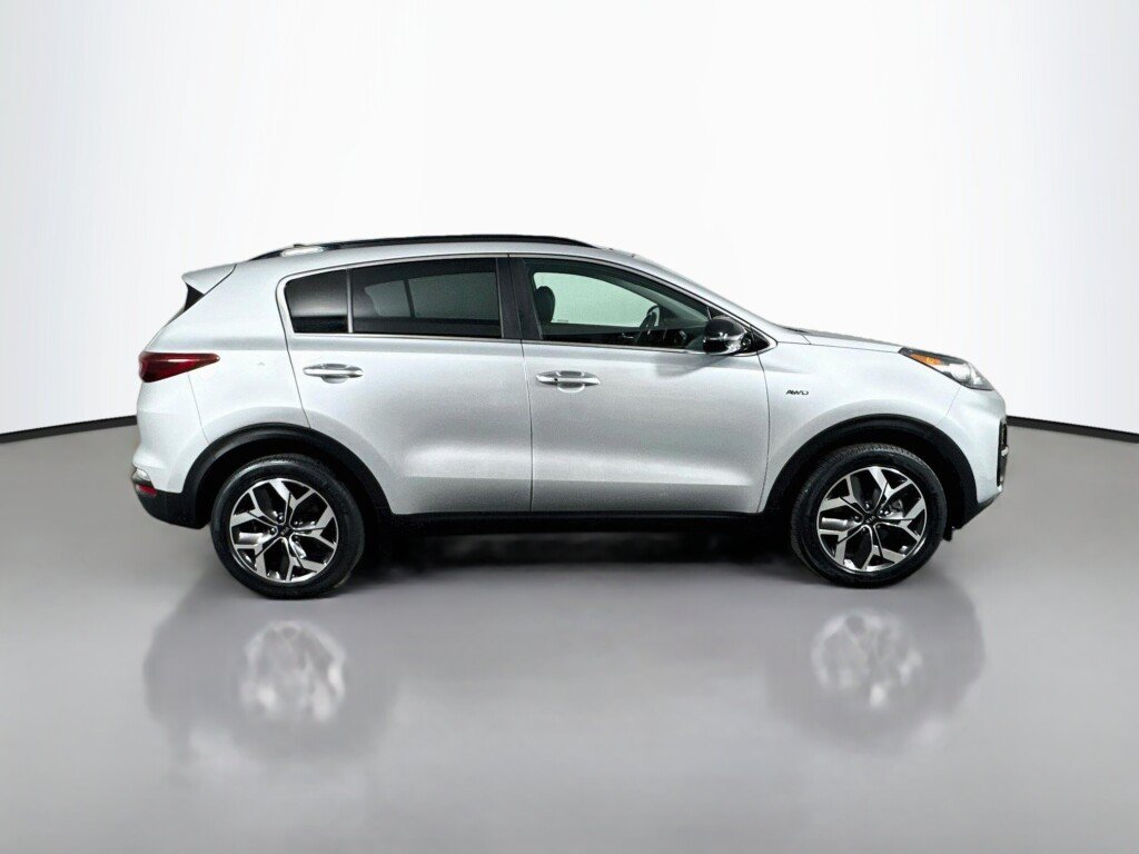Used 2022 Kia Sportage EX AWD/4WD image 6