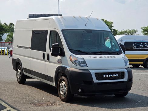 Used 2020 RAM ProMaster 2500 w/ Premium Appearance Group FWD image 3