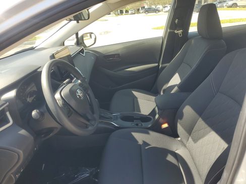 Used 2025 Toyota Corolla LE image 14