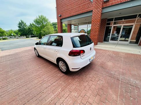 Used 2013 Volkswagen Golf 4-Door FWD image 4