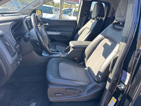 Used 2021 Chevrolet Colorado Z71 w/ Z71 Midnight Edition image 7