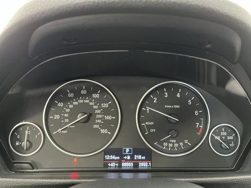 Used 2018 BMW 320i xDrive Sedan w/ Convenience Package image 14