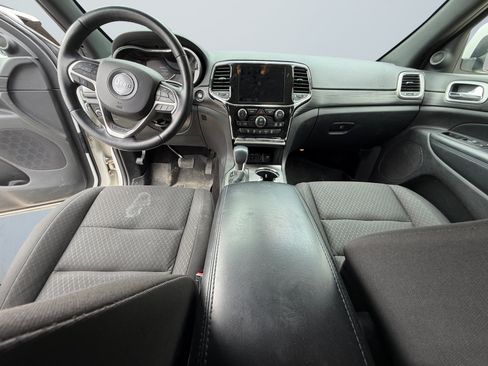 Used 2022 Jeep Grand Cherokee Laredo E w/ Security & Convenience Group AWD/4WD image 11