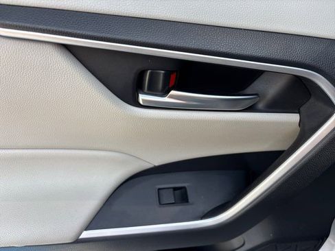Used 2019 Toyota RAV4 XLE w/ Convenience Package AWD/4WD image 27