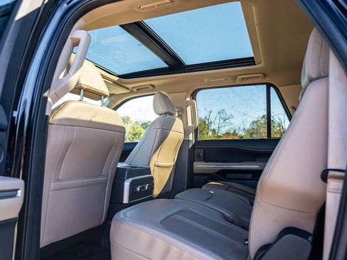 Used 2024 Ford Expedition Max Limited image 18