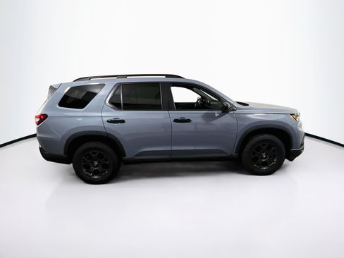 Used 2023 Honda Pilot TrailSport image 4