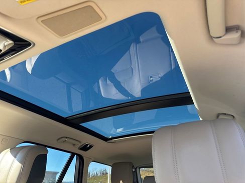 Used 2020 Land Rover Range Rover HSE image 30